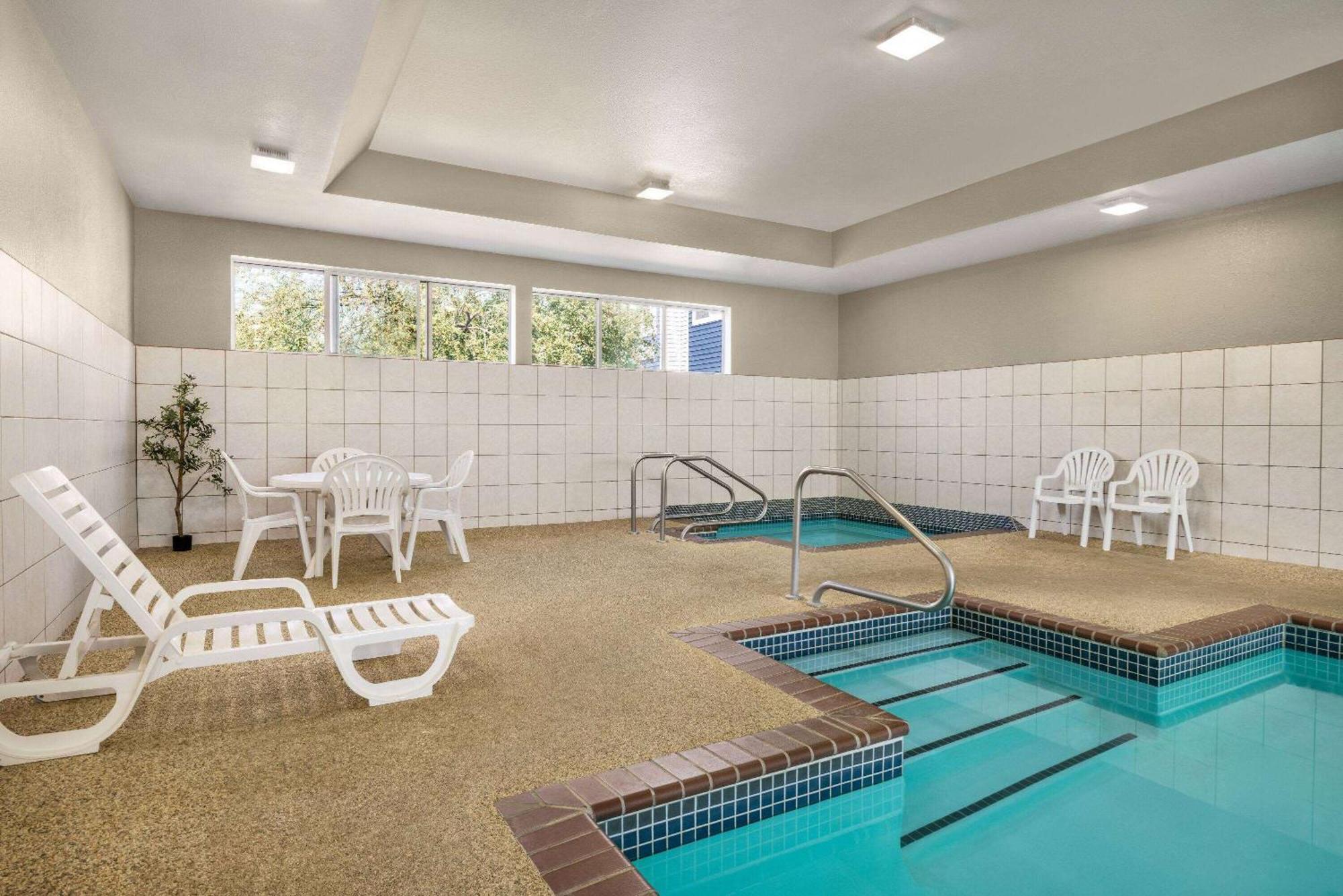 Microtel Inn & Suites By Wyndham New Ulm Luaran gambar